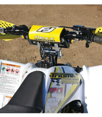 2013-yamaha-raptor250triumph-close-up-handlebars